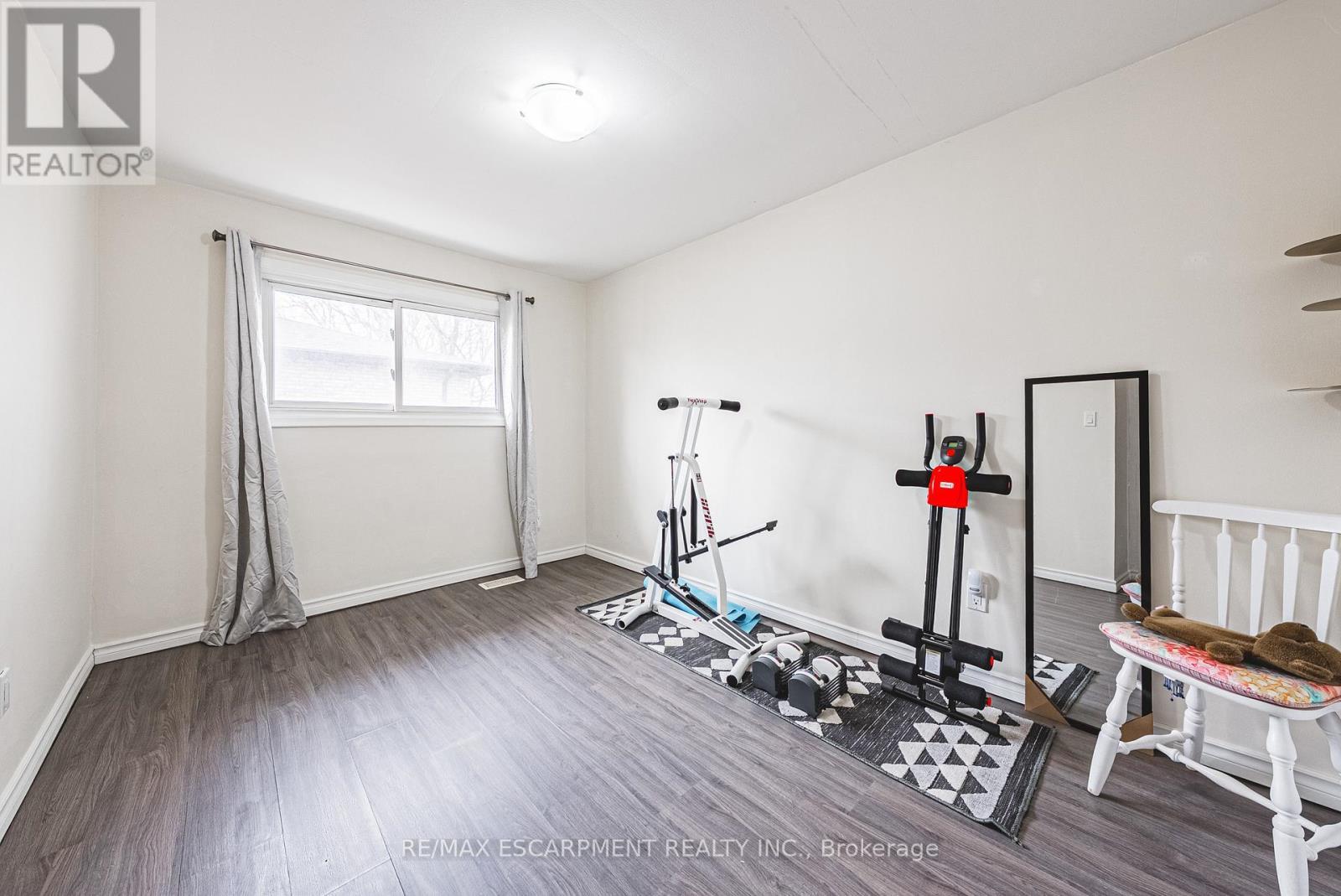 38 Glenburn Court, Hamilton, ON - Indoor Photo Showing Gym Room