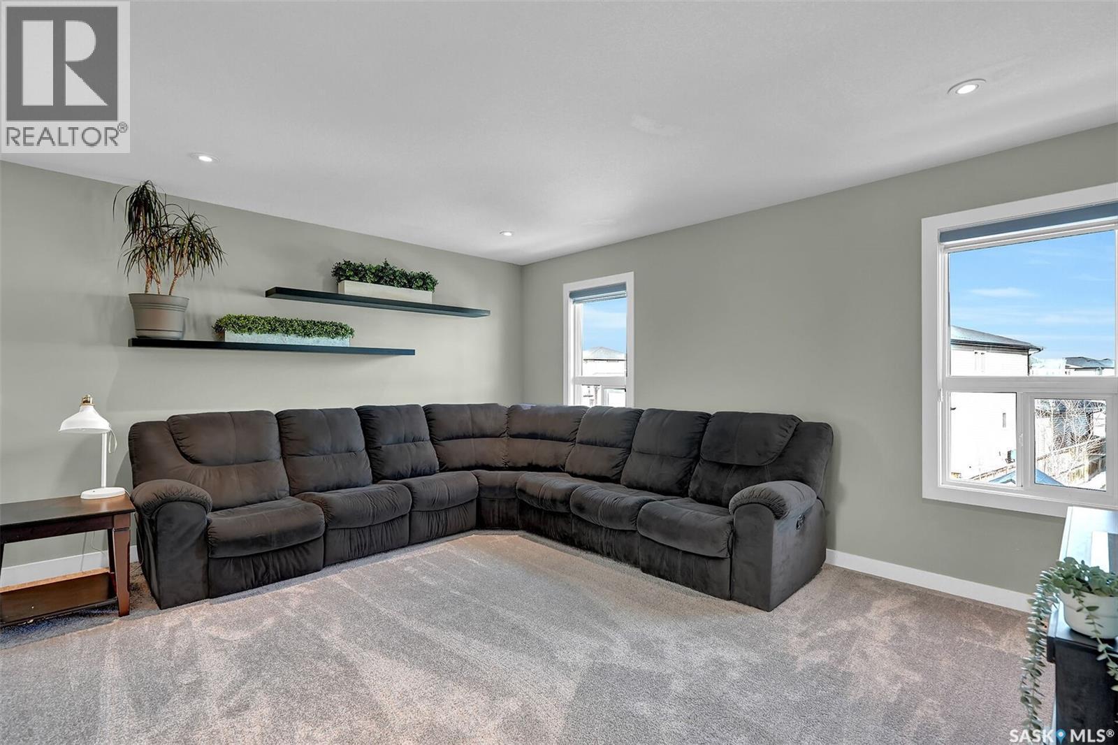 8856 Kestral Drive, Regina, SK - Indoor Photo Showing Living Room