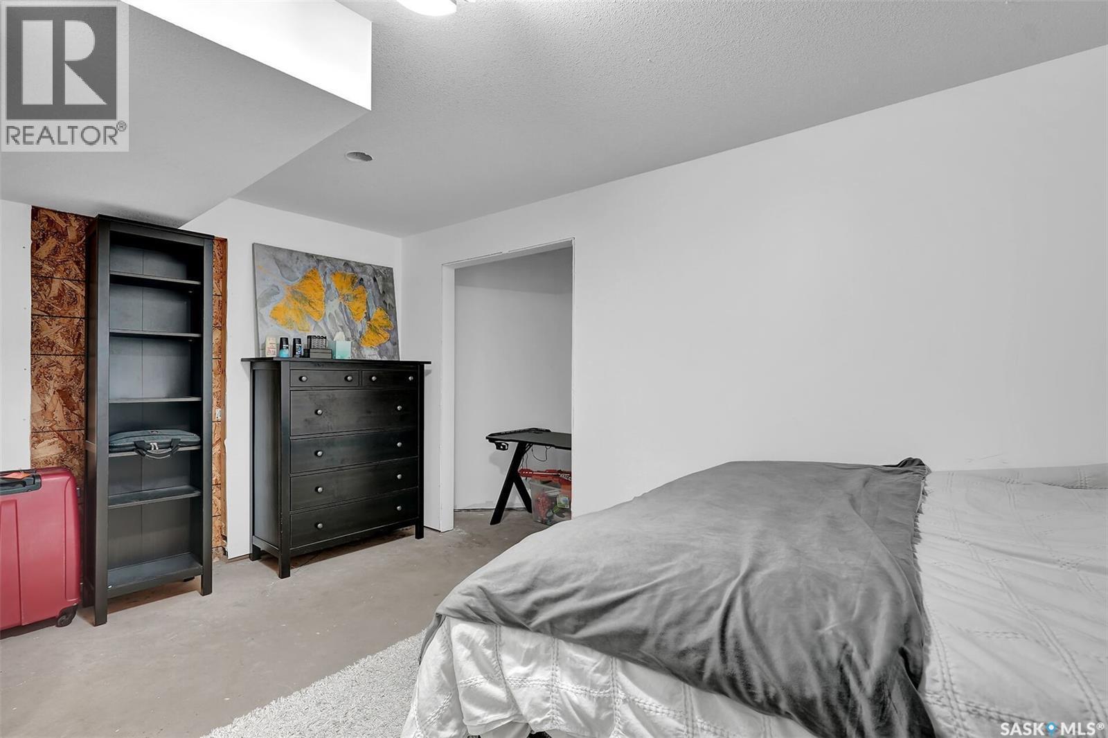 8856 Kestral Drive, Regina, SK - Indoor Photo Showing Bedroom