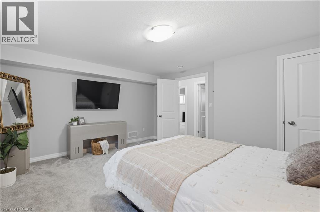 43 Lowrie Crescent, Tillsonburg, ON - Indoor Photo Showing Bedroom