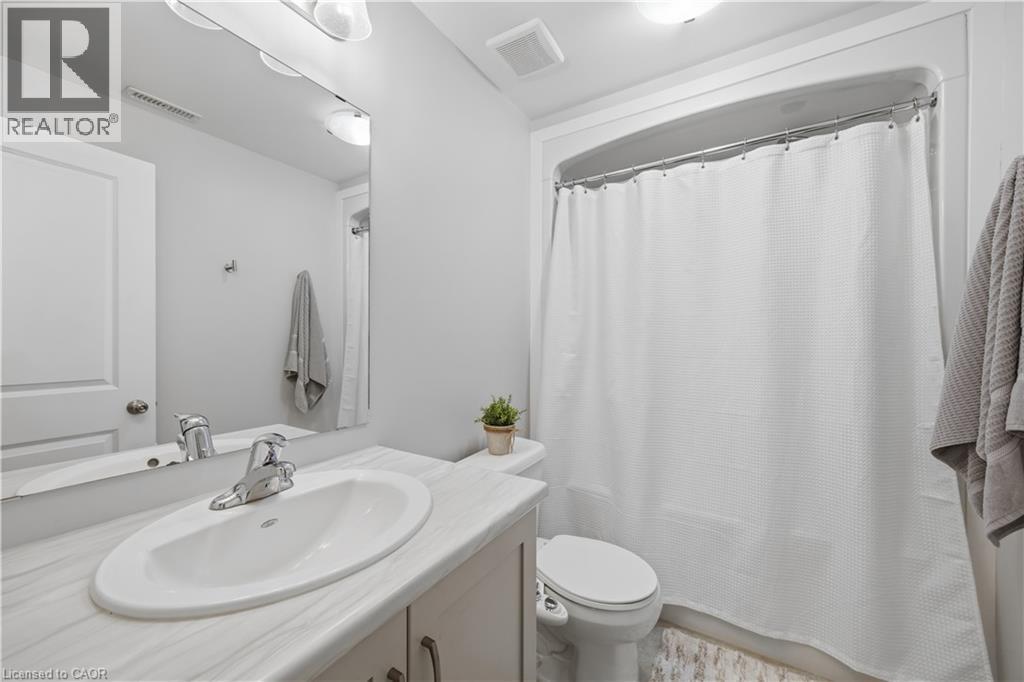 43 Lowrie Crescent, Tillsonburg, ON - Indoor Photo Showing Bathroom