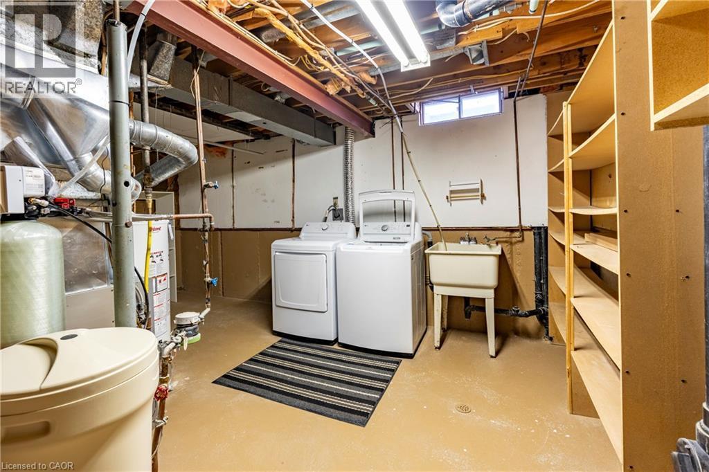 89 Rolling Meadows Drive, Kitchener, ON - Indoor Photo Showing Laundry Room