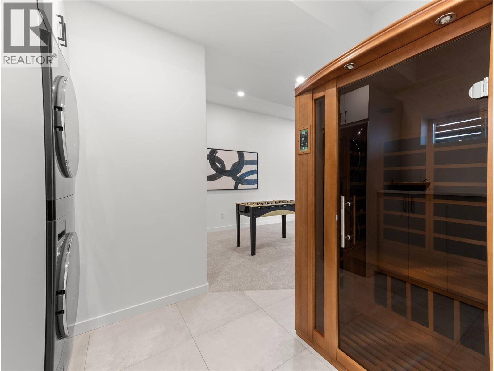 5538 Lakeshore Road, Kelowna, BC - Indoor Photo Showing Other Room