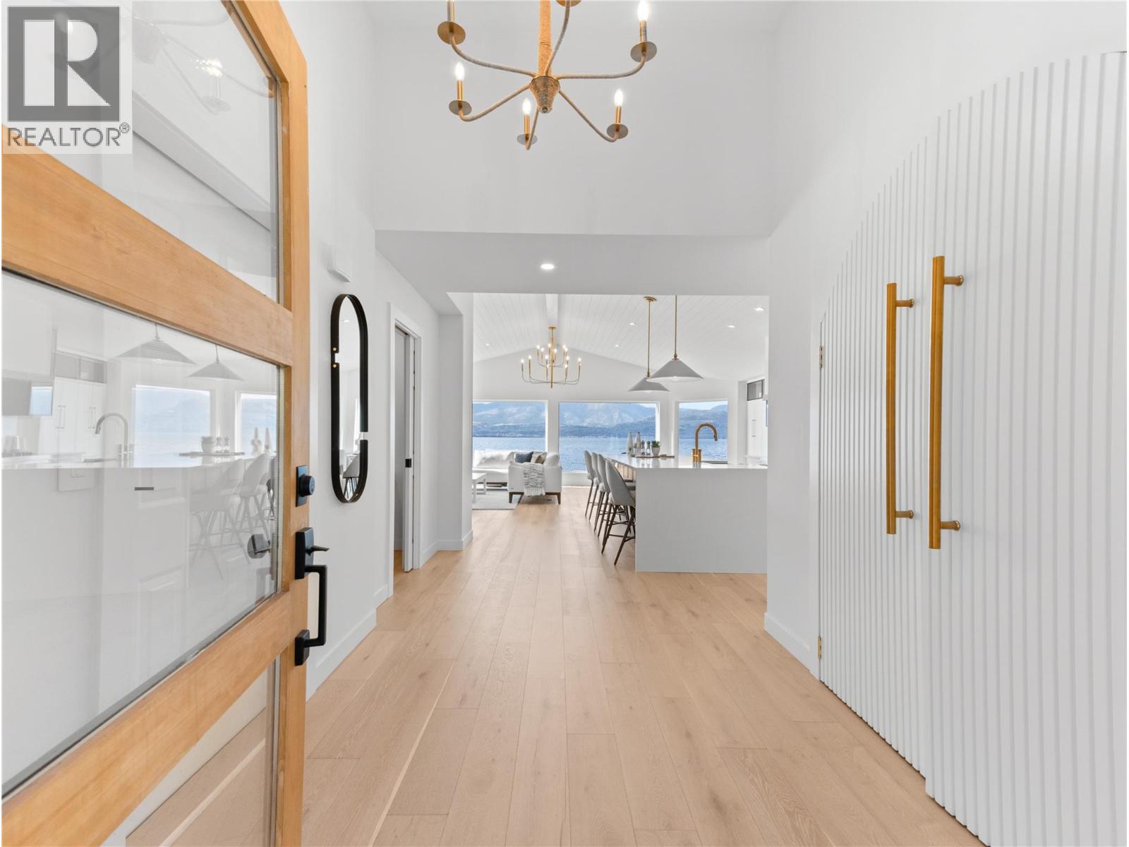 5538 Lakeshore Road, Kelowna, BC - Indoor Photo Showing Other Room