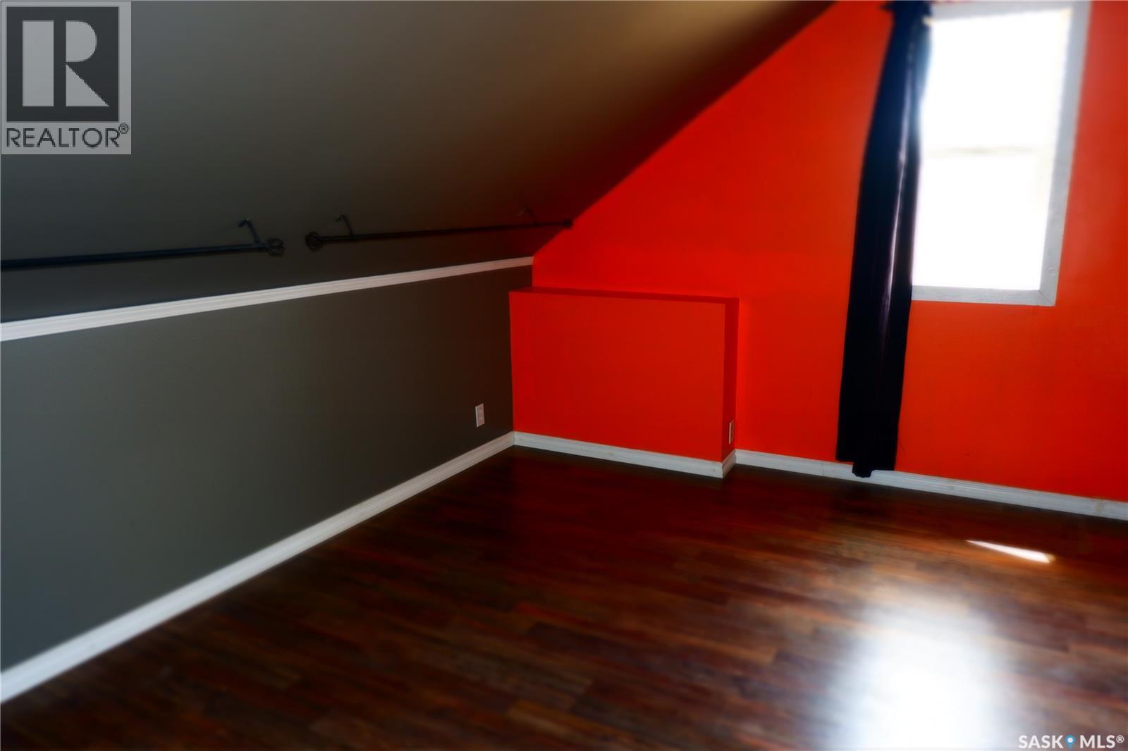 331 3Rd Avenue W, Assiniboia, SK - Indoor Photo Showing Other Room