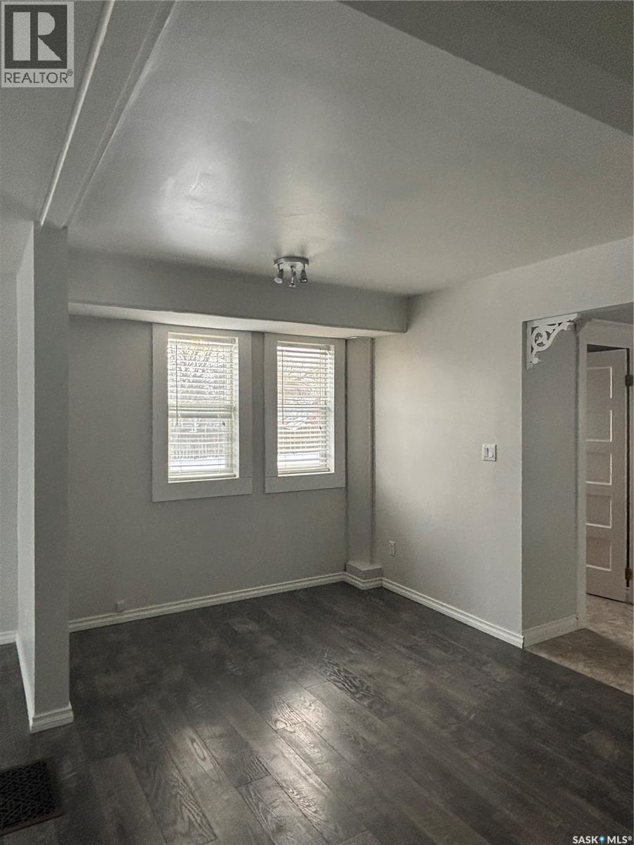 331 3Rd Avenue W, Assiniboia, SK - Indoor Photo Showing Other Room