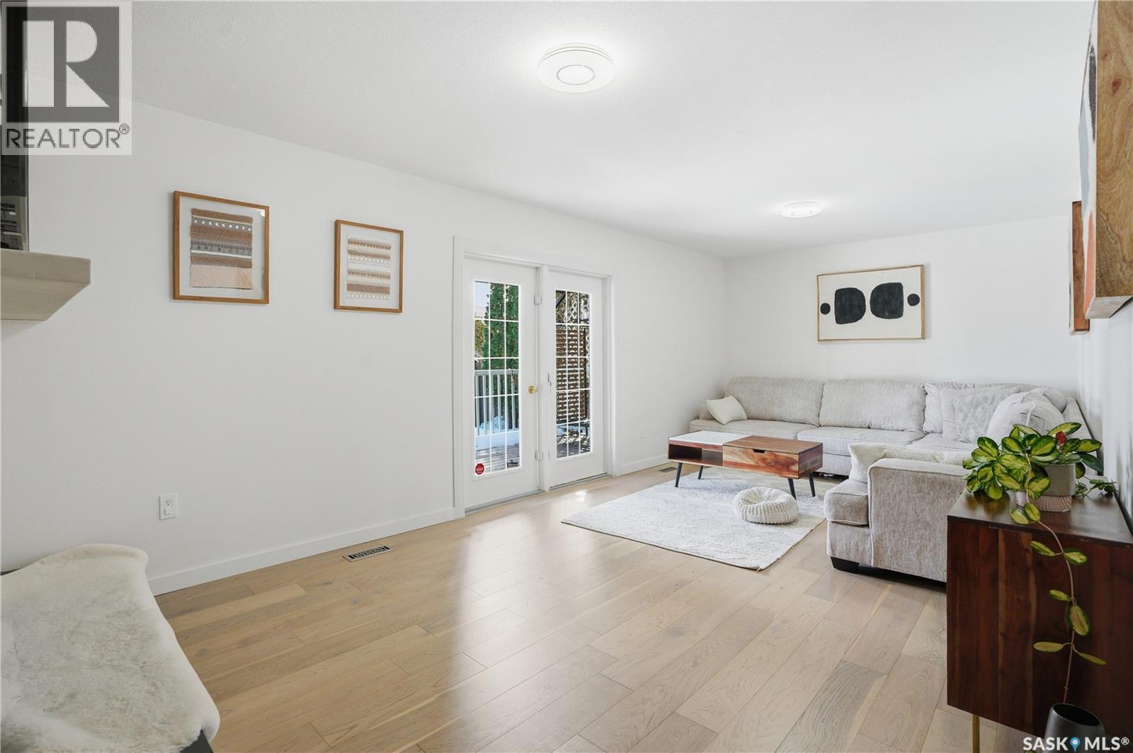 339 Stechishin Way, Saskatoon, SK - Indoor Photo Showing Living Room