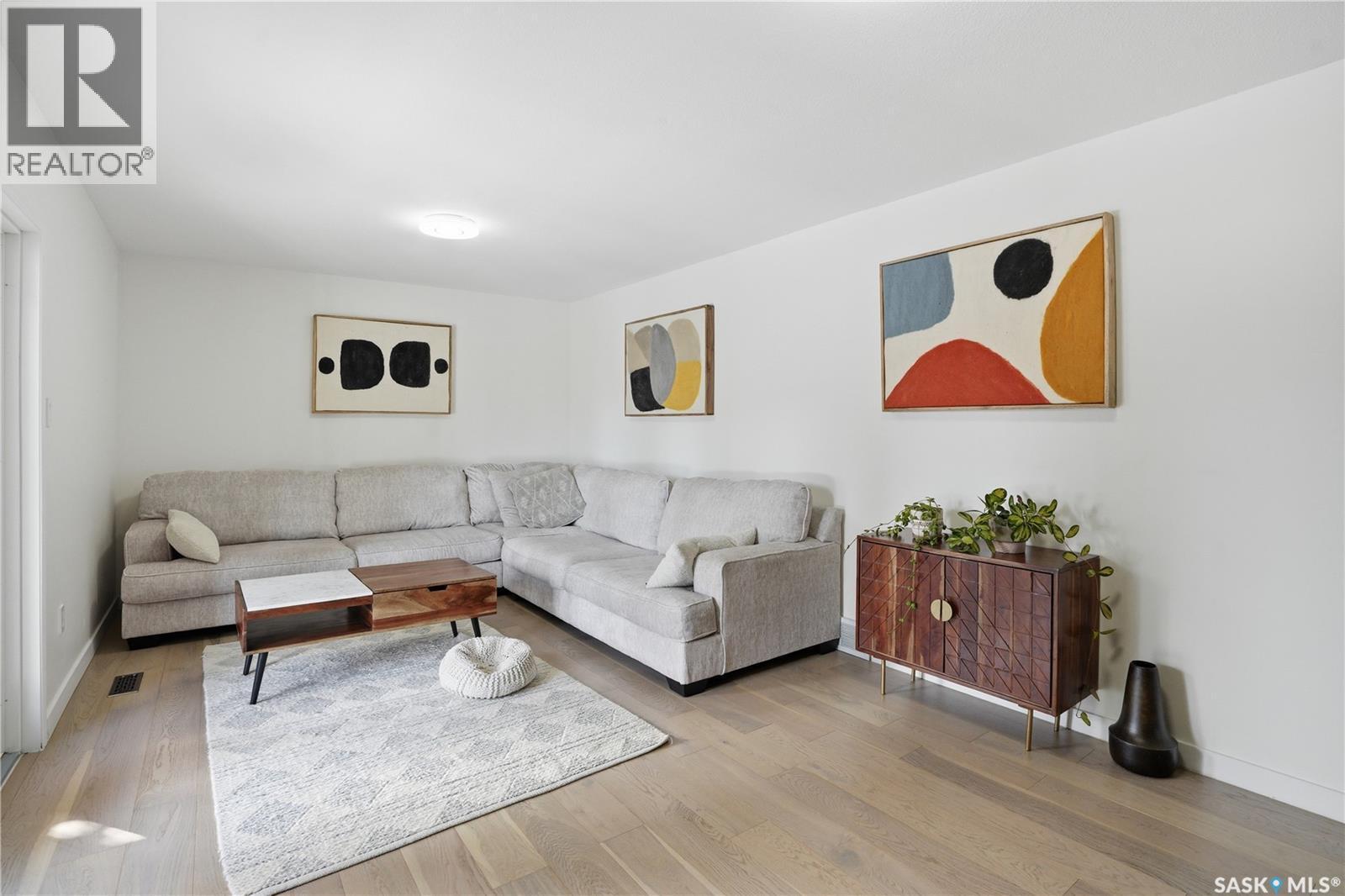 339 Stechishin Way, Saskatoon, SK - Indoor Photo Showing Living Room