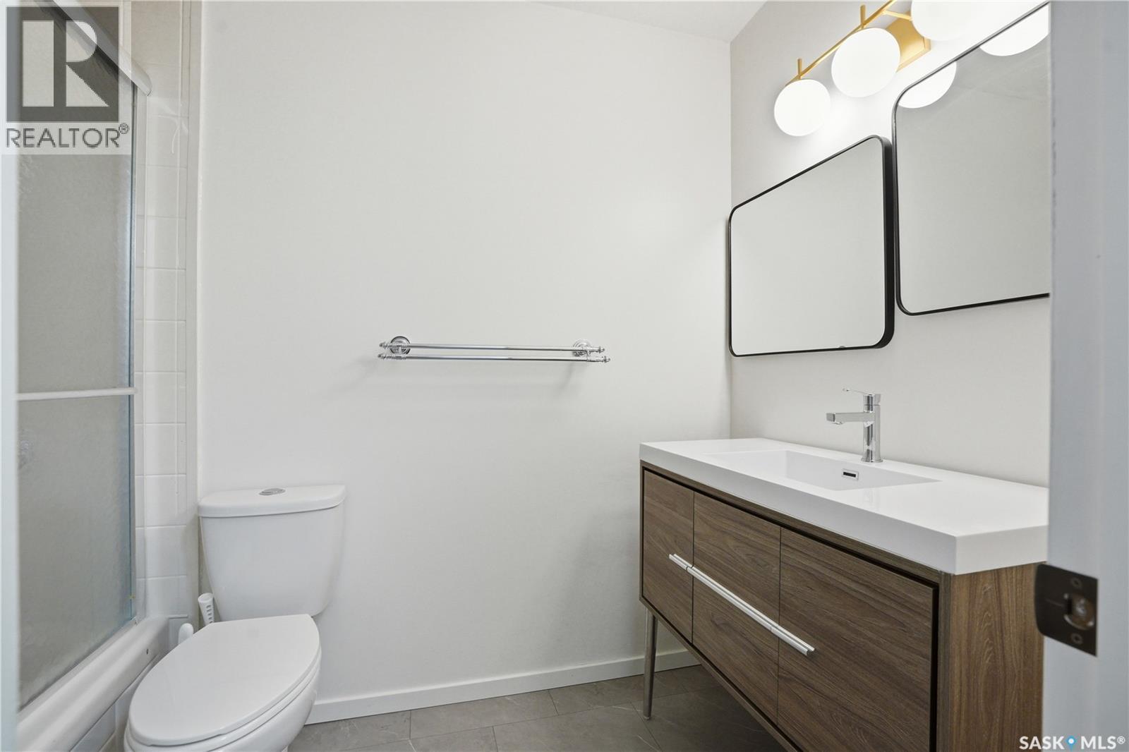 339 Stechishin Way, Saskatoon, SK - Indoor Photo Showing Bathroom