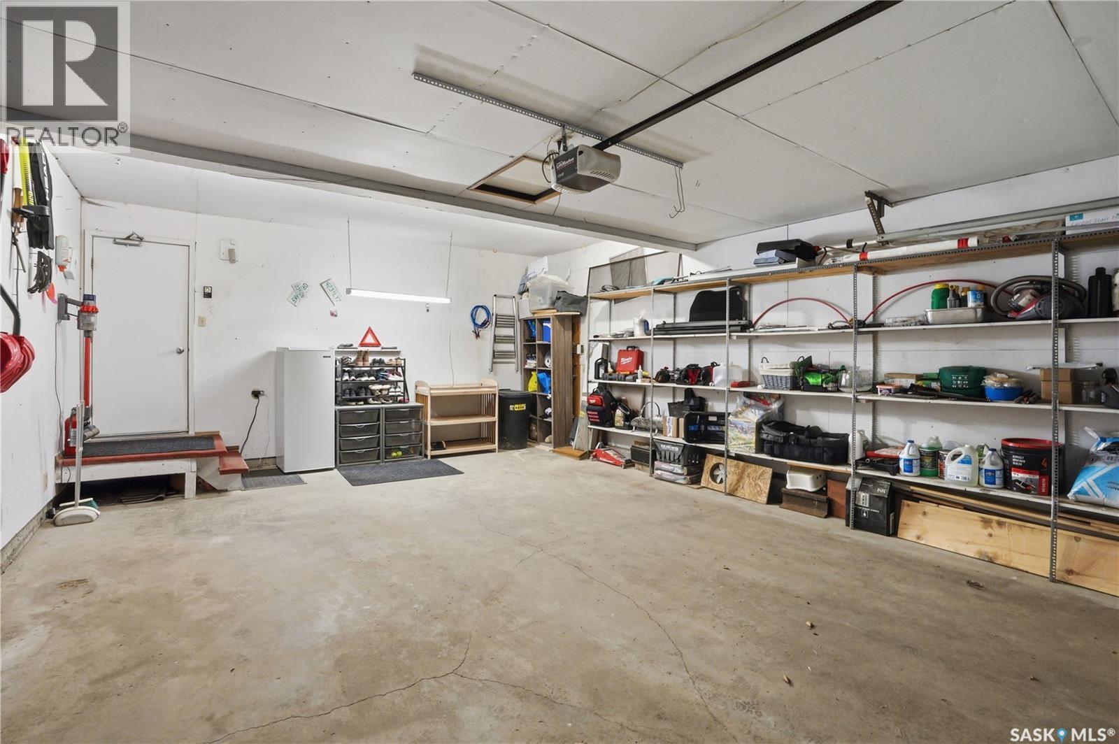 339 Stechishin Way, Saskatoon, SK - Indoor Photo Showing Garage