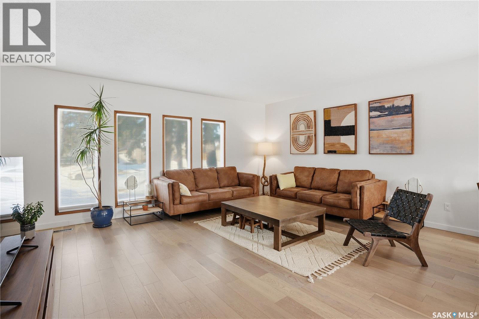 339 Stechishin Way, Saskatoon, SK - Indoor Photo Showing Living Room