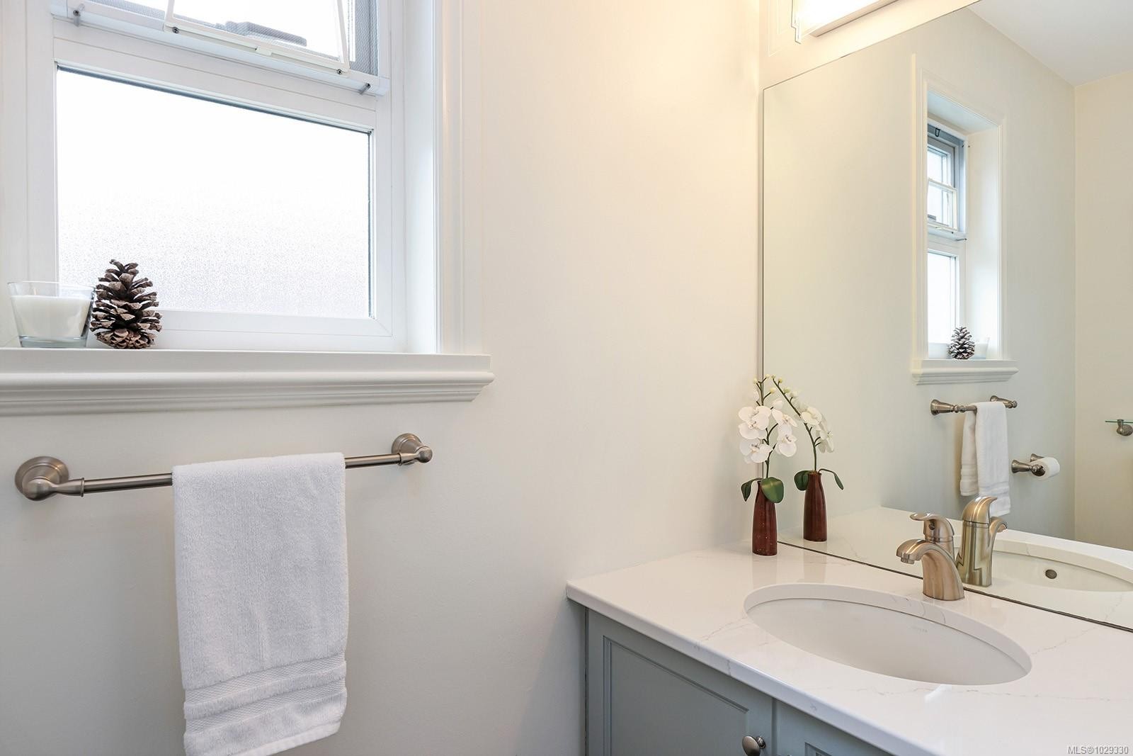 1272 Noel Ave, Comox, BC