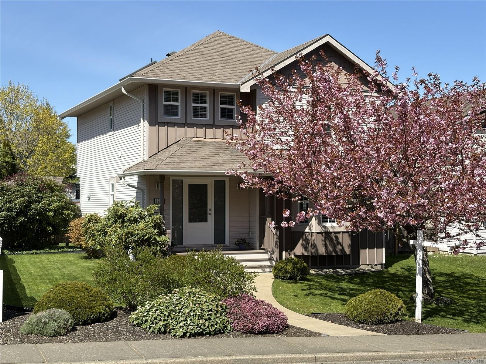 1272 Noel Ave, Comox, BC