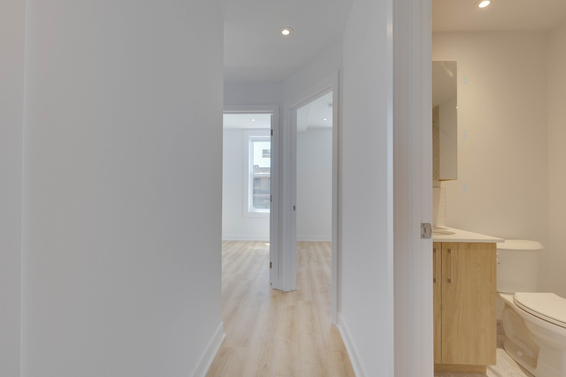 Hall d'entrée/Vestibule - 7123 Av. Querbes, Montréal (Villeray/Saint-Michel/Parc-Extension), QC - Indoor Photo Showing Other Room