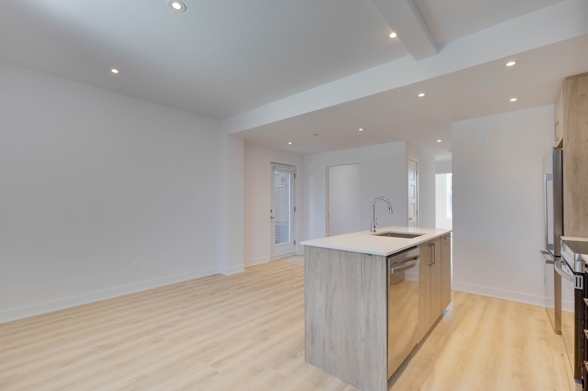 Salle à manger - 7123 Av. Querbes, Montréal (Villeray/Saint-Michel/Parc-Extension), QC - Indoor Photo Showing Kitchen With Upgraded Kitchen