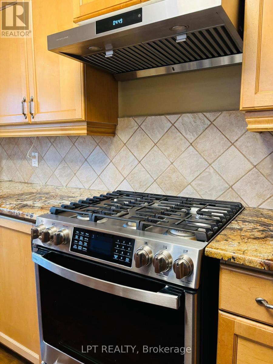 64 Yarrow Court, Kitchener, ON - Indoor Photo Showing Kitchen With Upgraded Kitchen