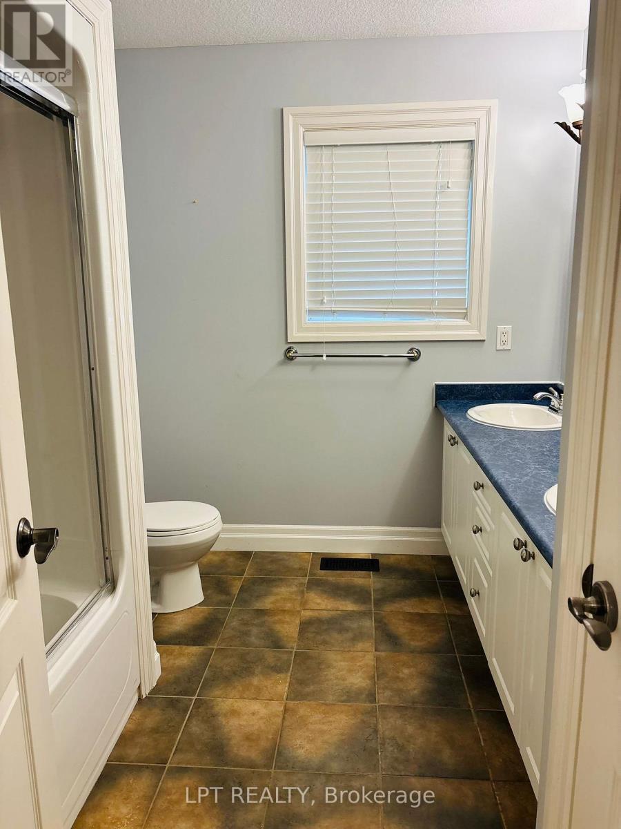 64 Yarrow Court, Kitchener, ON - Indoor Photo Showing Bathroom