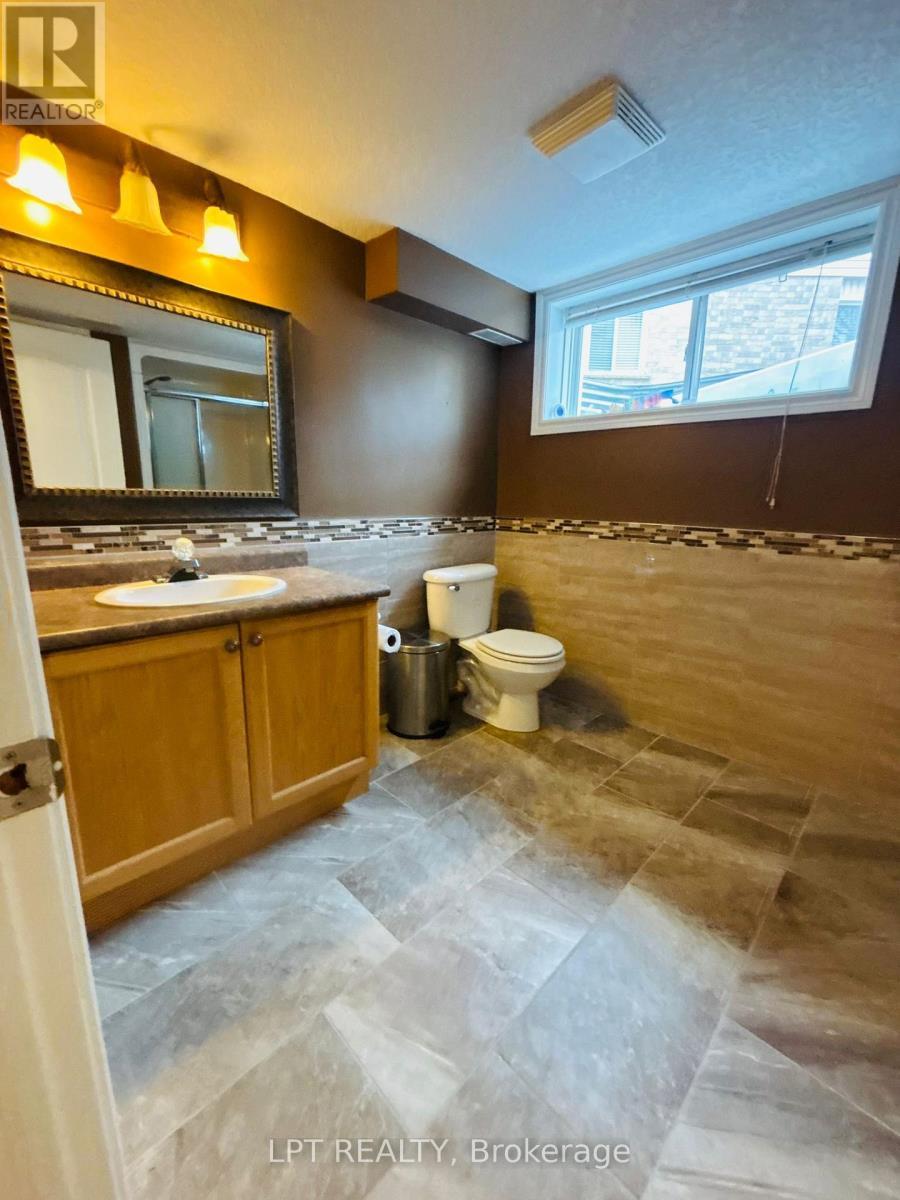 64 Yarrow Court, Kitchener, ON - Indoor Photo Showing Bathroom