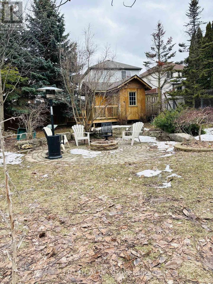 64 Yarrow Court, Kitchener, ON - Outdoor