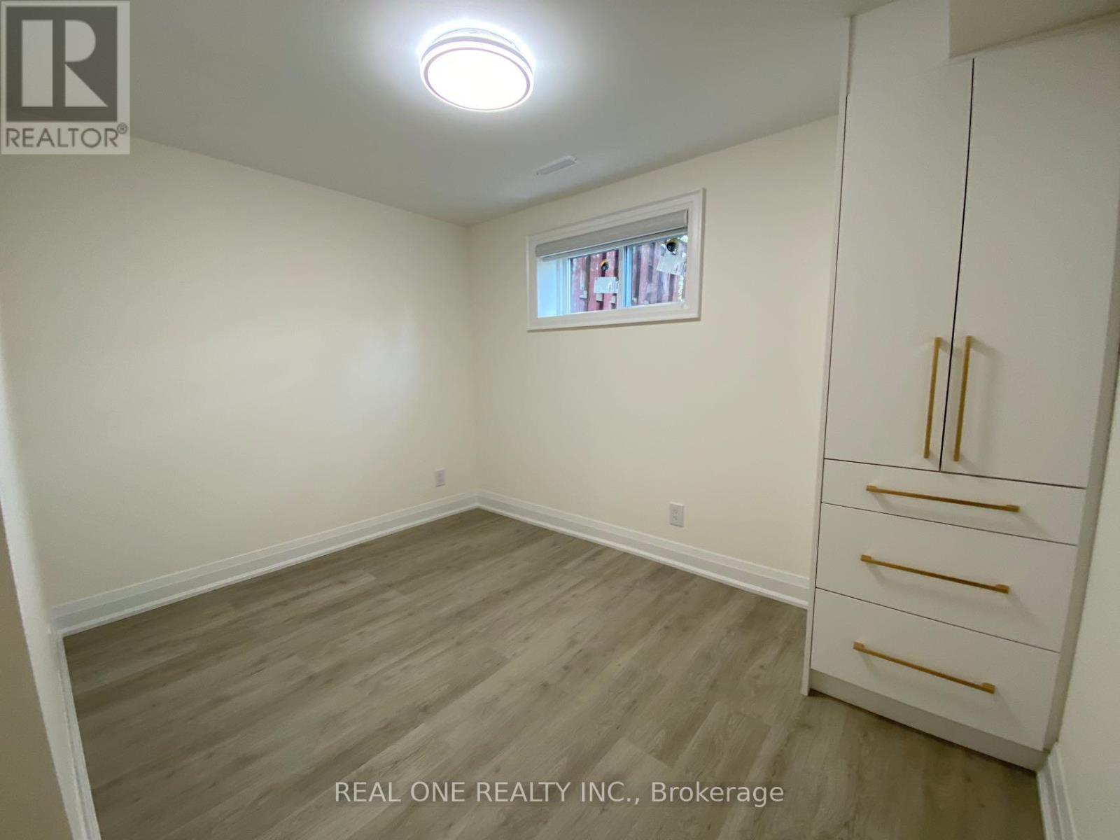 3366 Strabane Drive, Mississauga, ON - Indoor Photo Showing Other Room