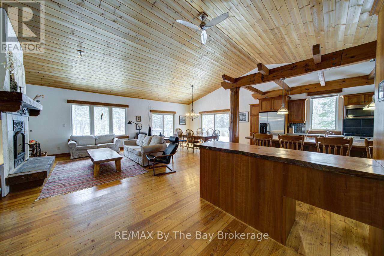 Open Concept - 397 Silver Birch Drive, Tiny, ON - Indoor