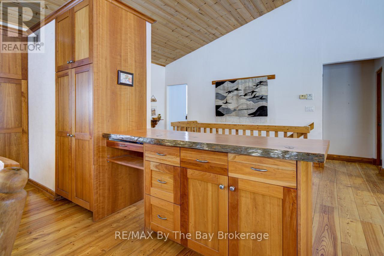 Live Edge Buffet - 397 Silver Birch Drive, Tiny, ON - Indoor Photo Showing Other Room