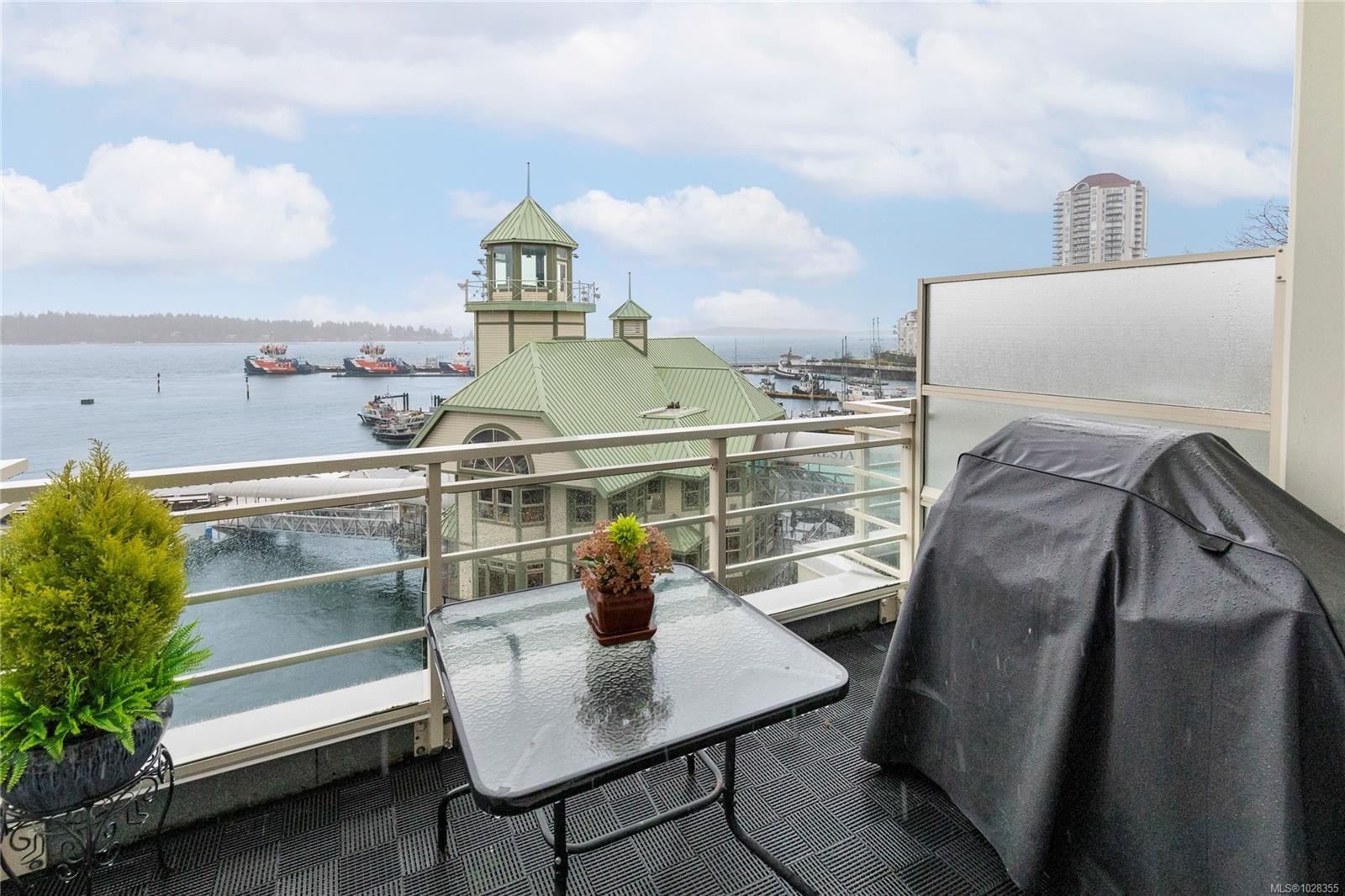 Th15-38 Front St, Nanaimo, BC