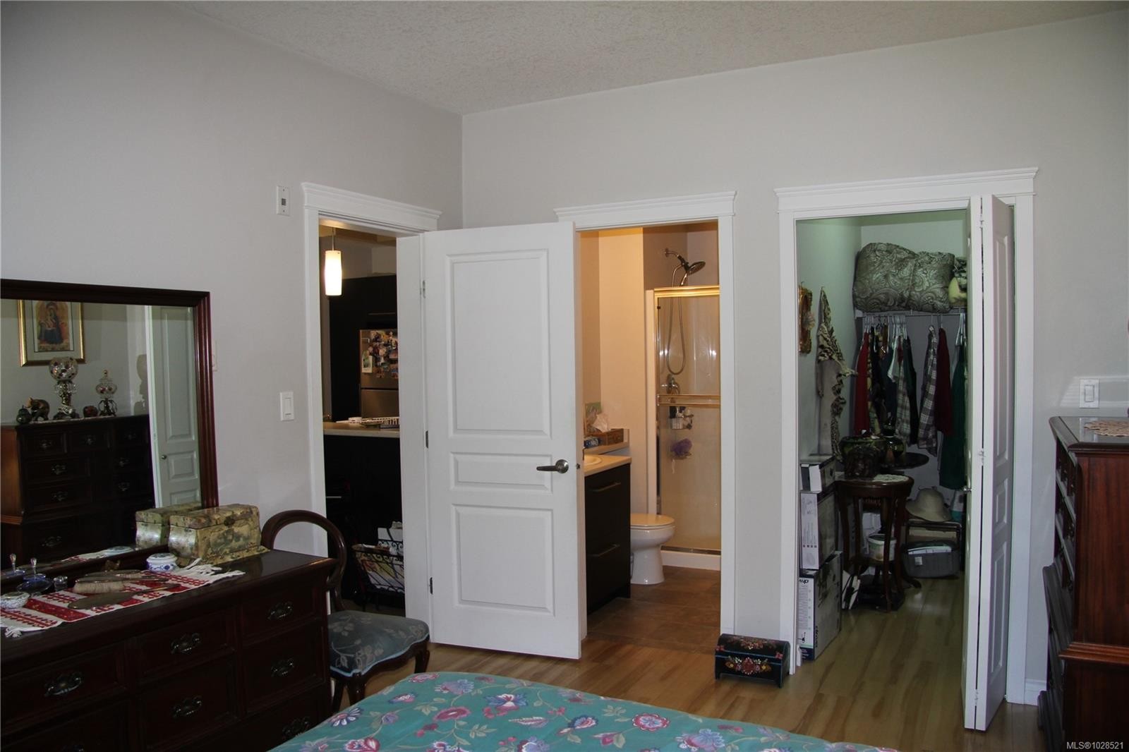 207-2117 Meredith Rd, Nanaimo, BC - Indoor Photo Showing Bedroom