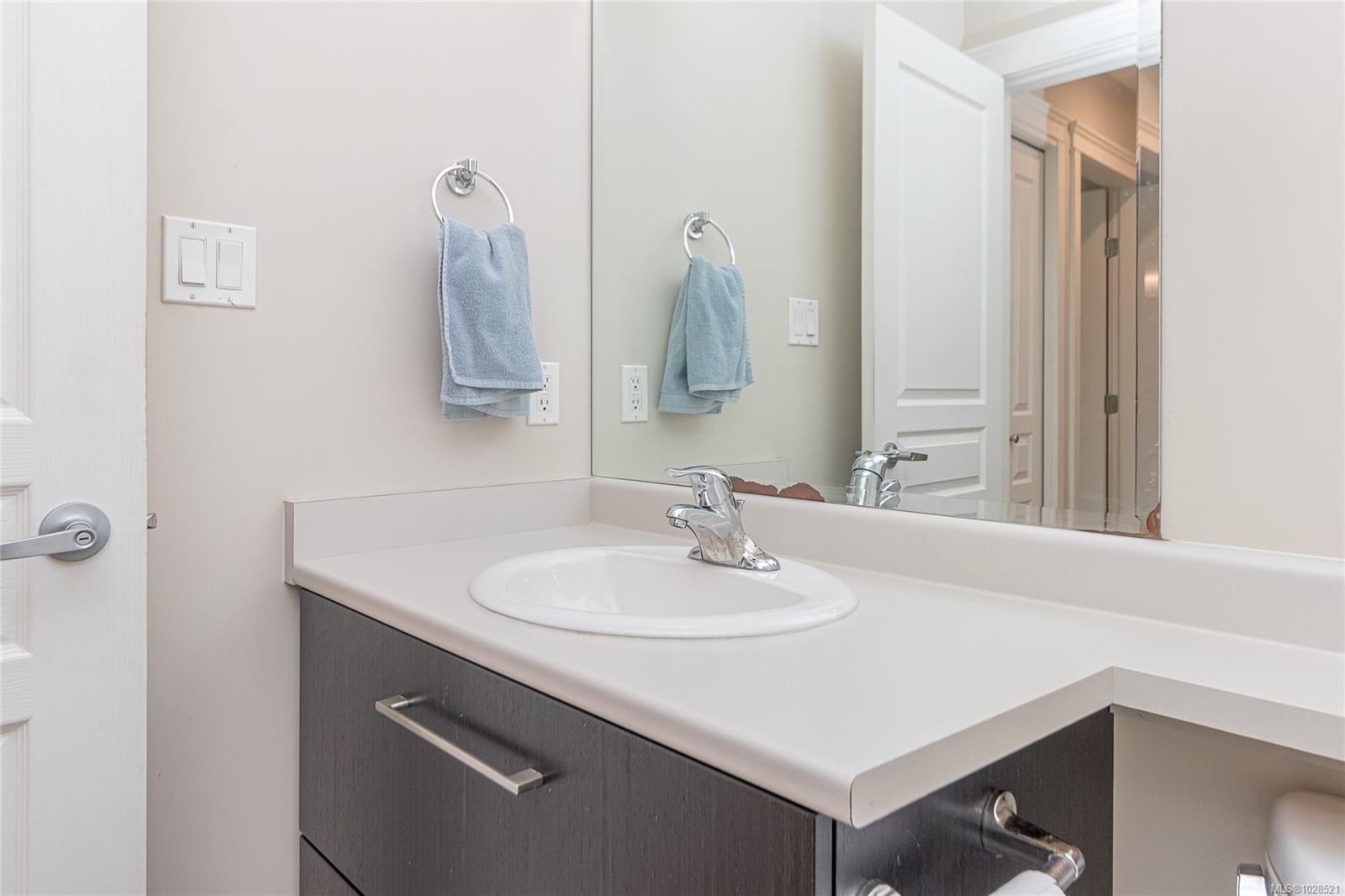 #207-2117 Meredith Rd, Nanaimo, BC