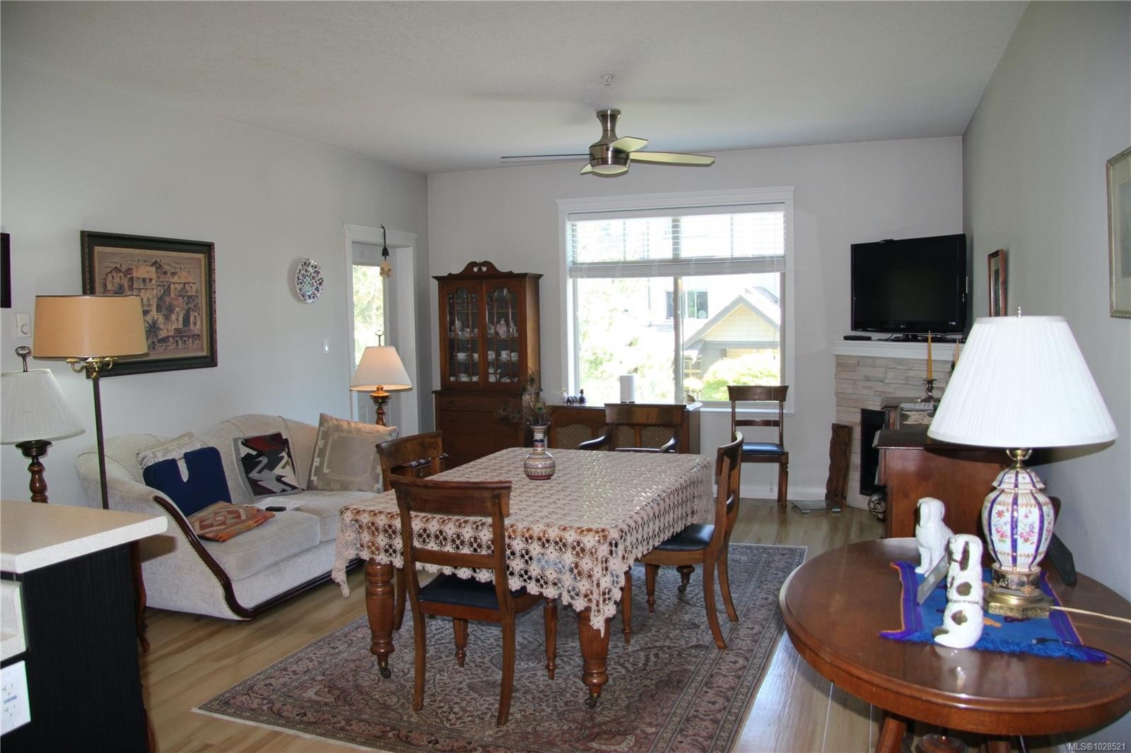 207-2117 Meredith Rd, Nanaimo, BC - Indoor