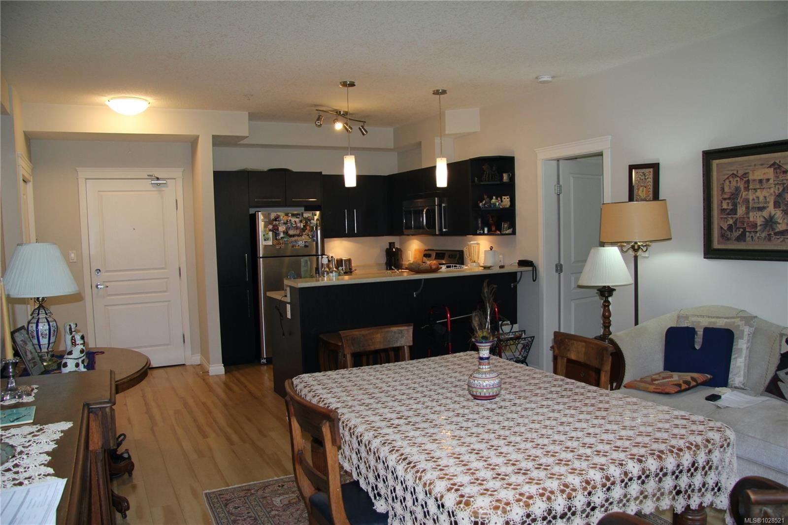 207-2117 Meredith Rd, Nanaimo, BC - Indoor