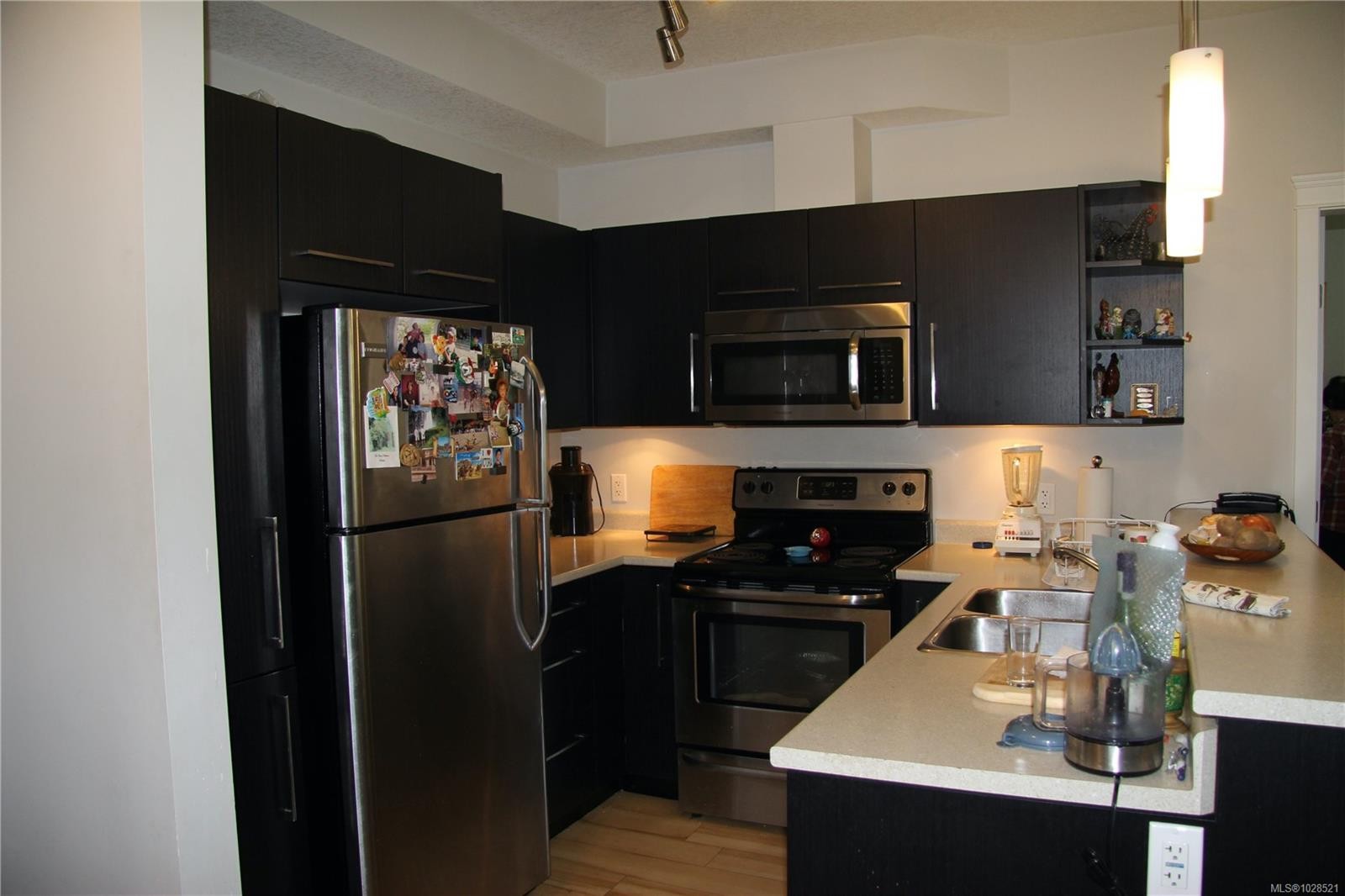 207-2117 Meredith Rd, Nanaimo, BC - Indoor Photo Showing Kitchen With Stainless Steel Kitchen