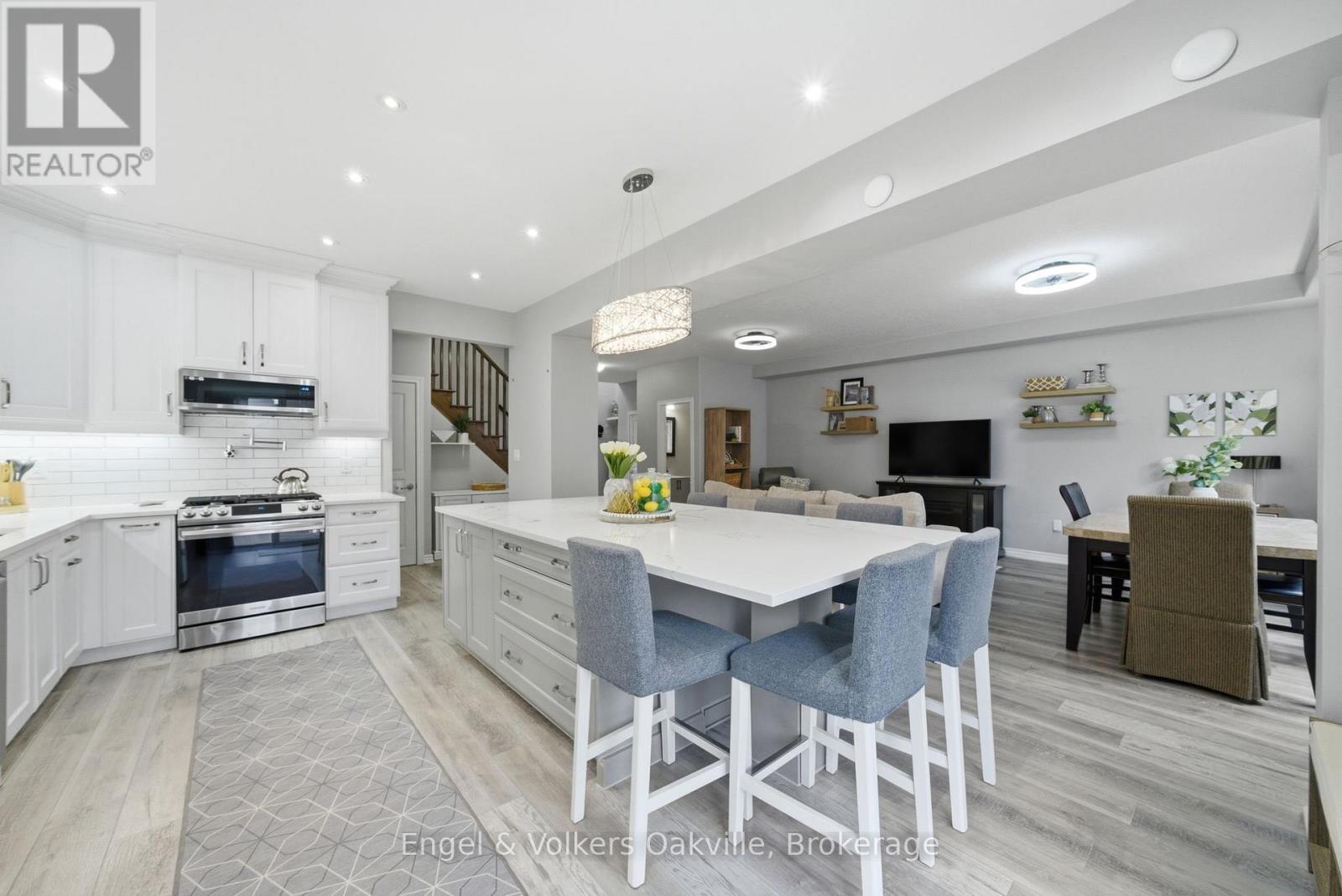 115 Pumpkin Pass, Hamilton (Binbrook), ON - Indoor Photo Showing Other Room