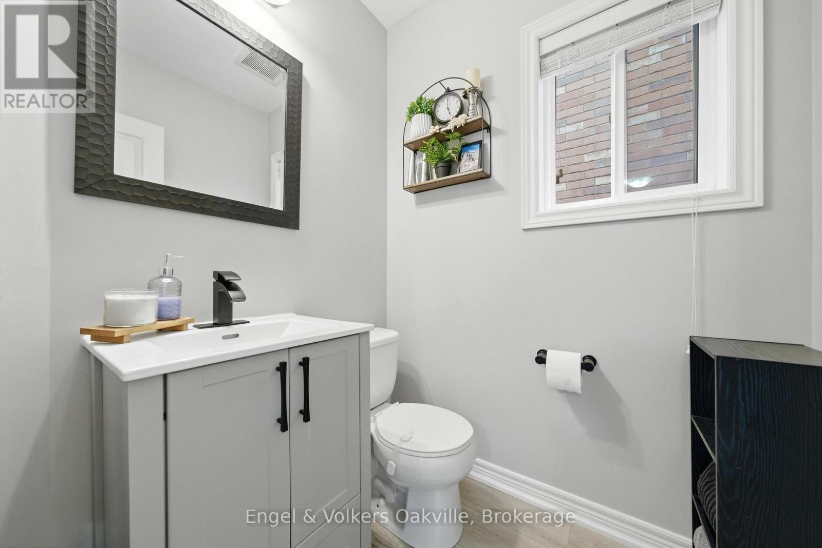 115 Pumpkin Pass, Hamilton (Binbrook), ON - Indoor Photo Showing Bathroom