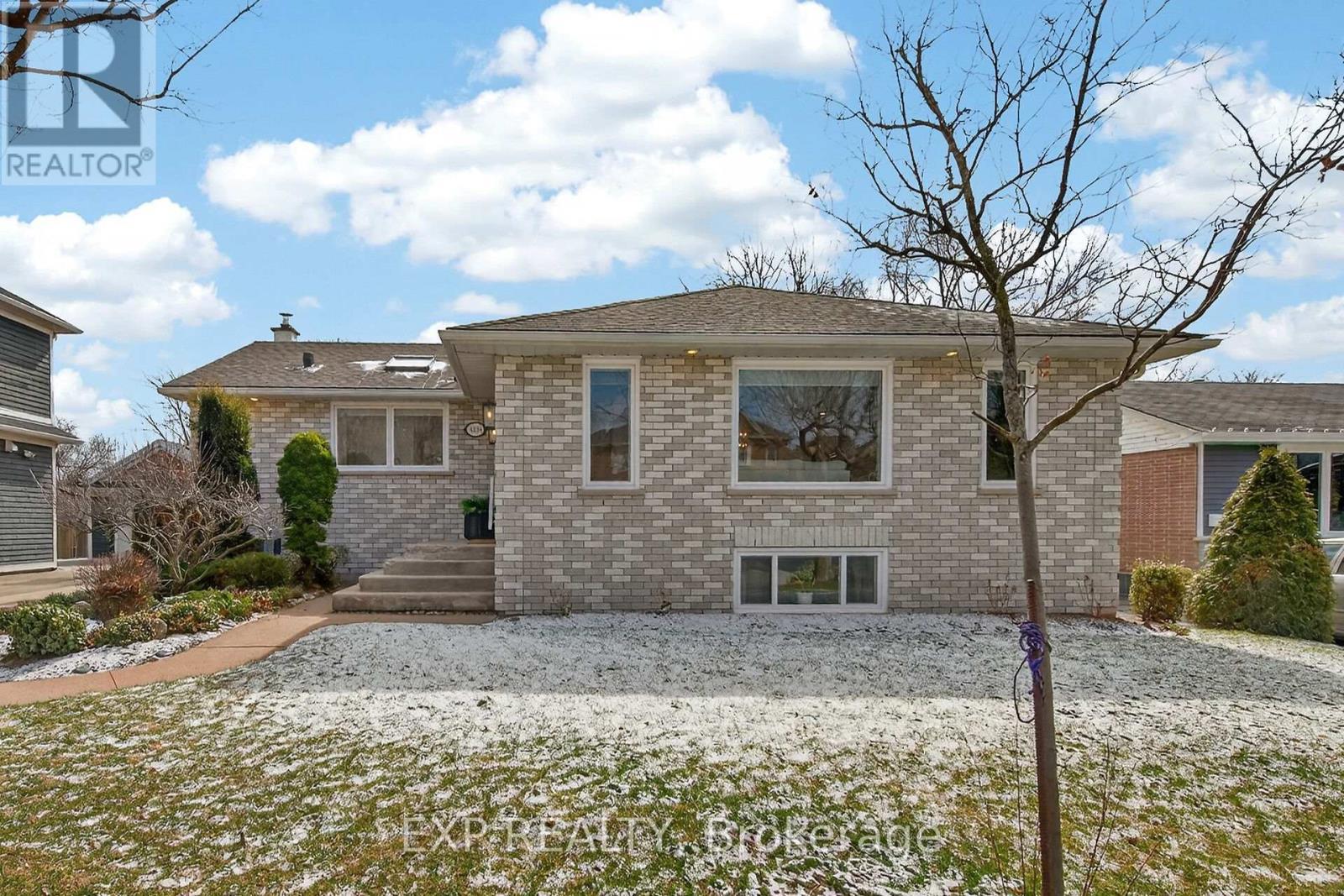 5418 Anthony Place, Burlington, ON - Outdoor