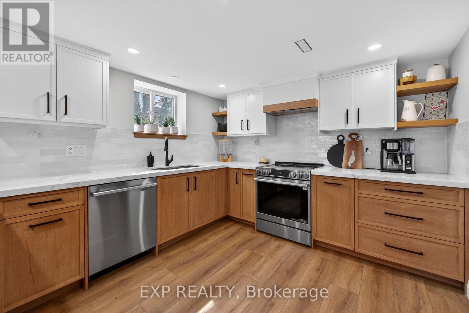 5418 Anthony Place, Burlington, ON - Indoor Photo Showing Kitchen