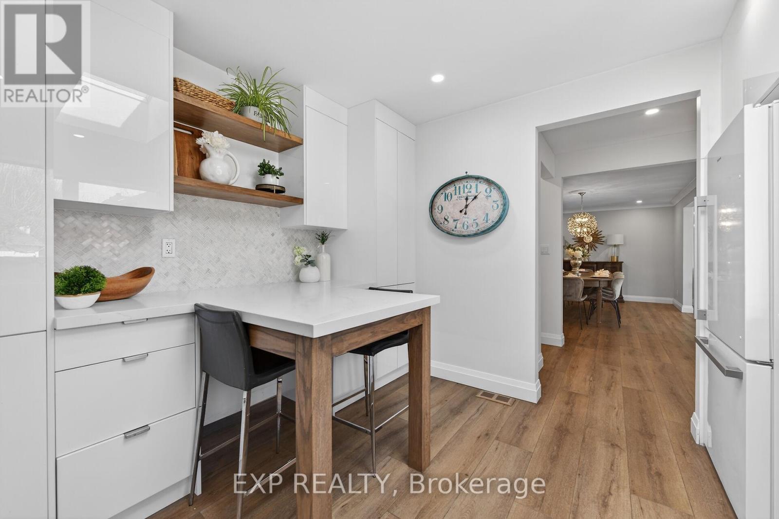 5418 Anthony Place, Burlington, ON - Indoor