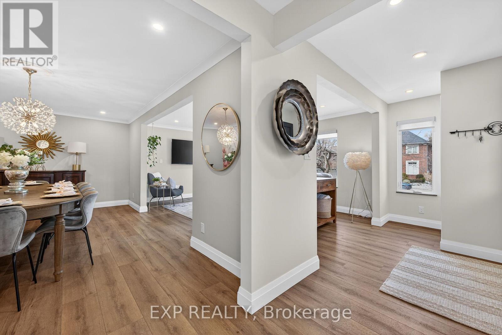 5418 Anthony Place, Burlington, ON - Indoor Photo Showing Dining Room