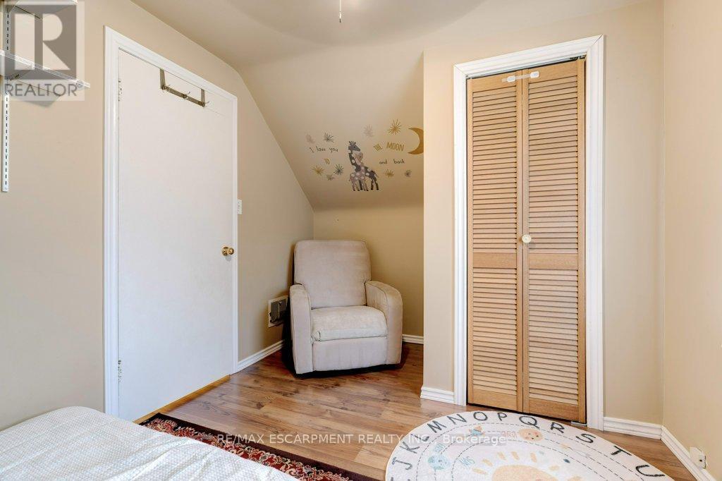 275 Montrose Avenue, Hamilton, ON - Indoor Photo Showing Bedroom