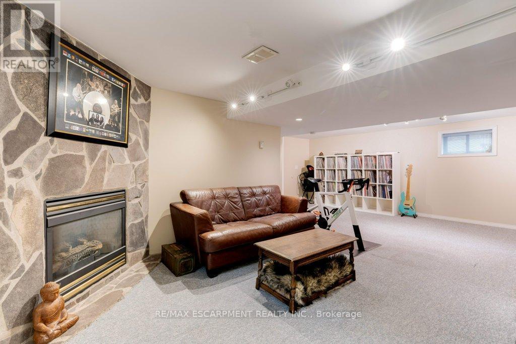 275 Montrose Avenue, Hamilton, ON - Indoor Photo Showing Living Room With Fireplace