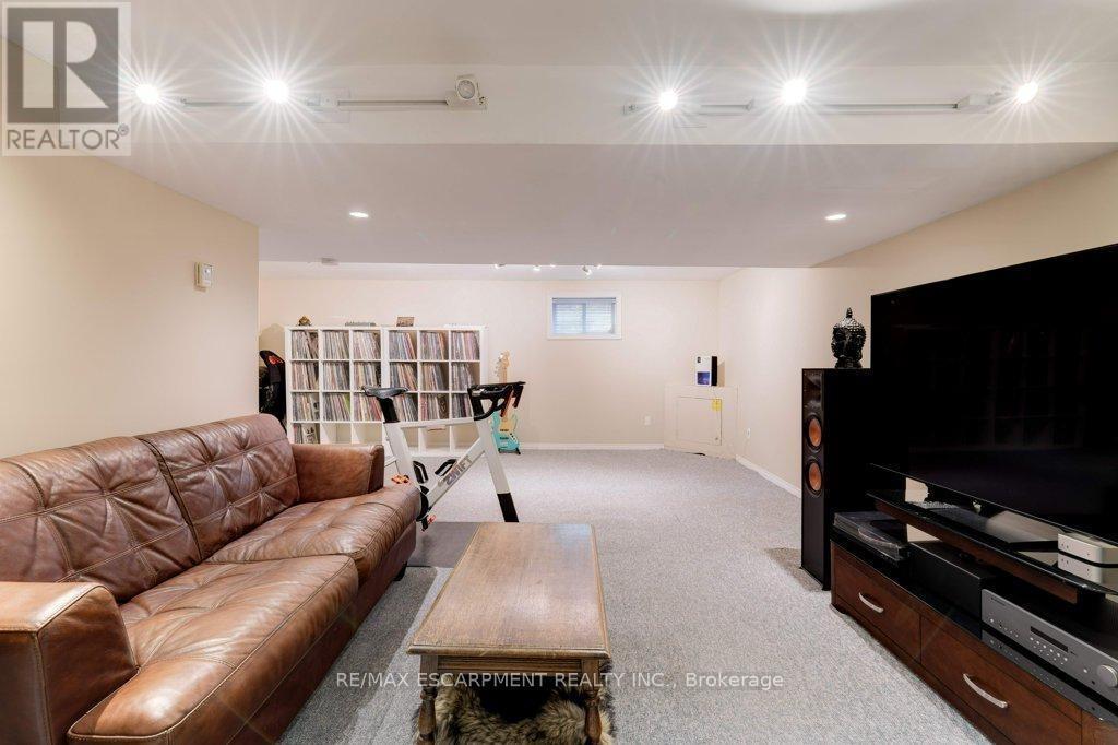 275 Montrose Avenue, Hamilton, ON - Indoor