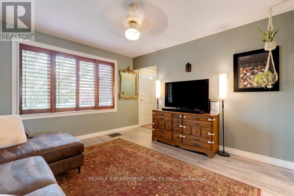 275 Montrose Avenue, Hamilton, ON - Indoor