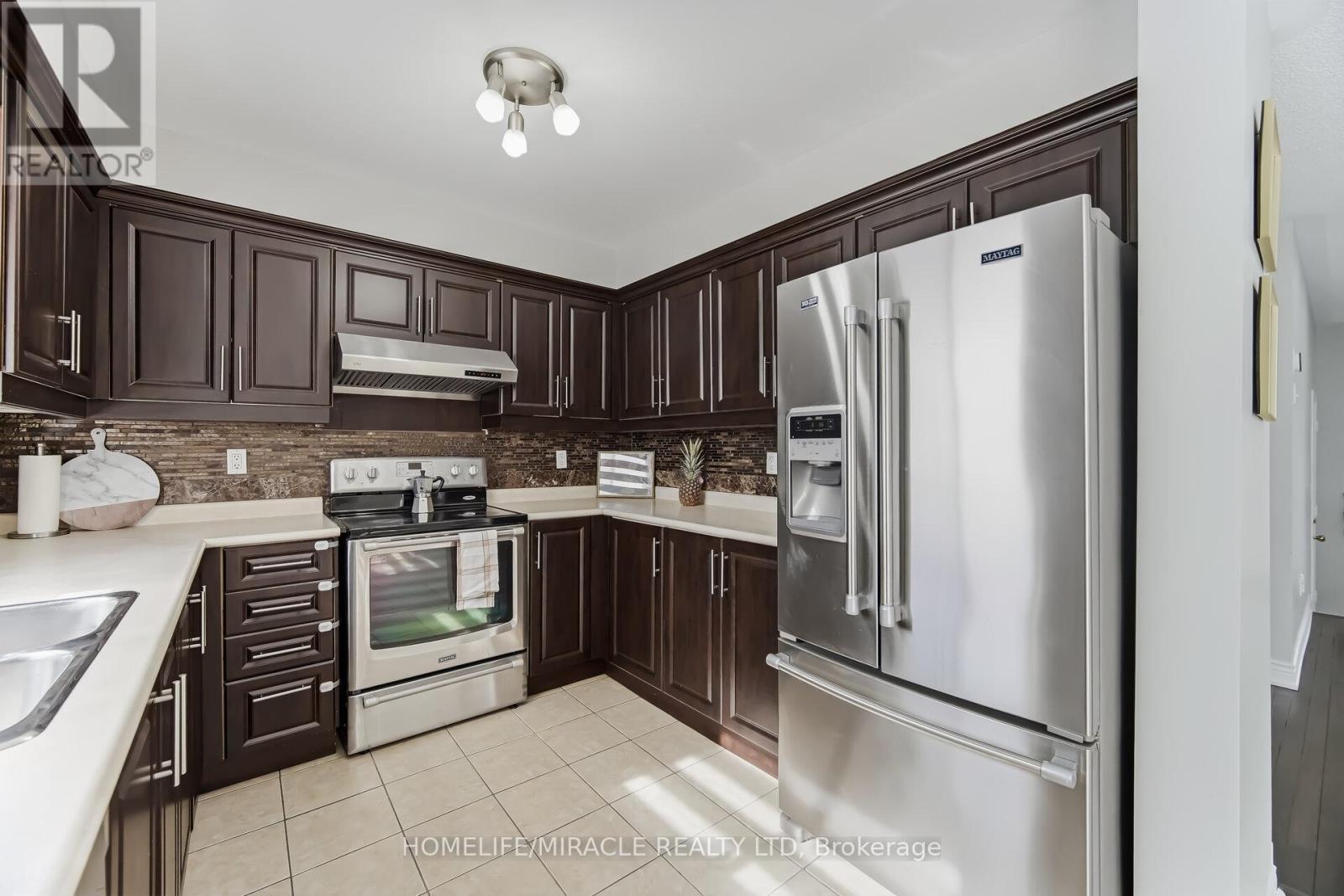41 Tanglemere Crescent, Brampton, ON - Indoor Photo Showing Kitchen