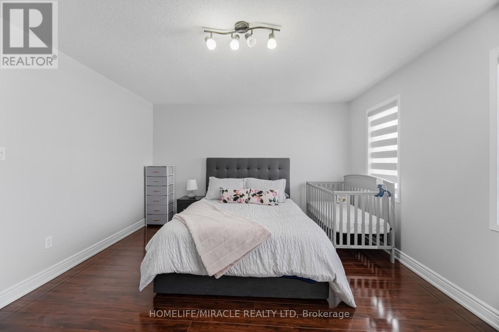 41 Tanglemere Crescent, Brampton, ON - Indoor Photo Showing Bedroom