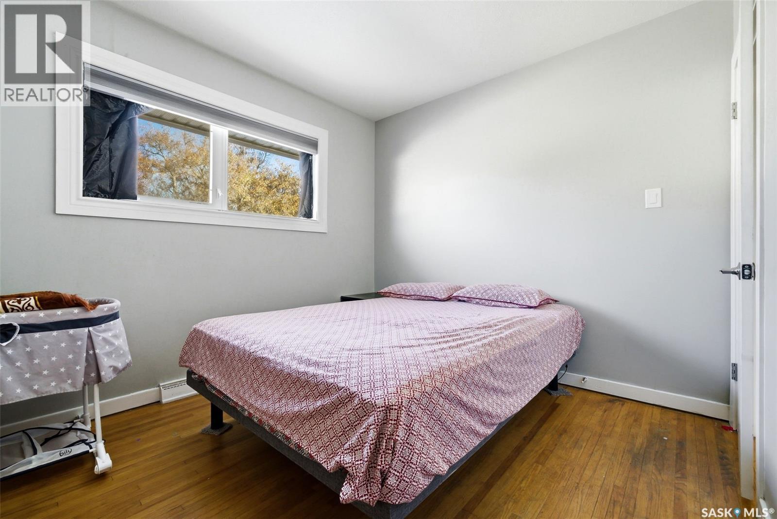 33 Scott Street, Regina, SK - Indoor Photo Showing Bedroom