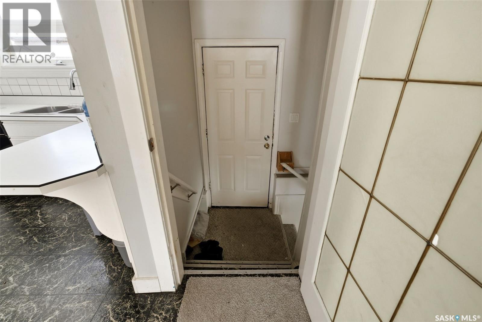 33 Scott Street, Regina, SK - Indoor Photo Showing Other Room