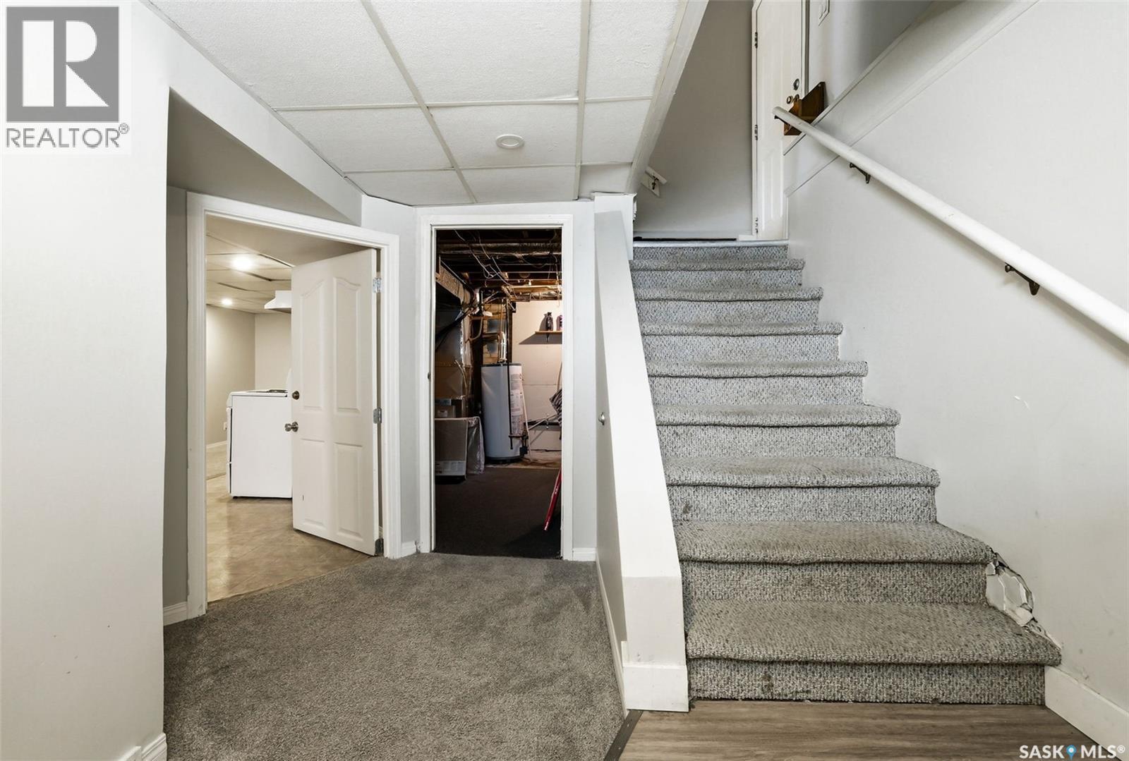 33 Scott Street, Regina, SK - Indoor Photo Showing Other Room