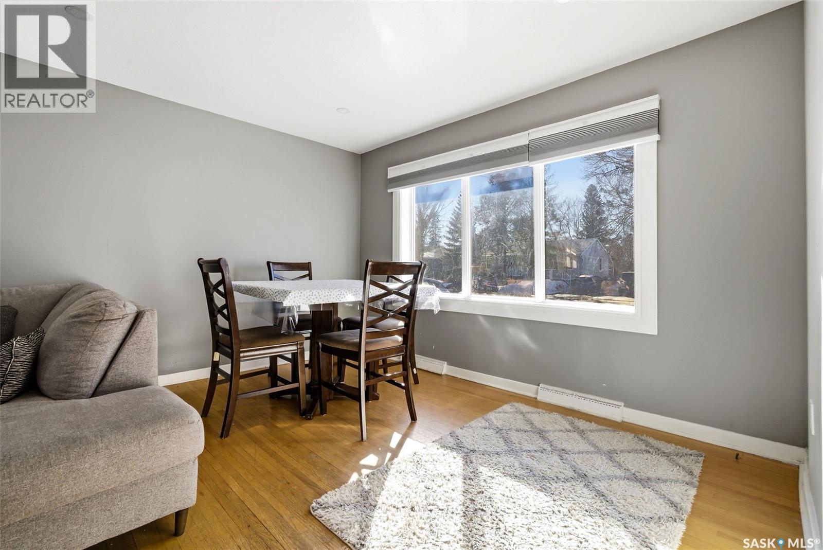 33 Scott Street, Regina, SK - Indoor