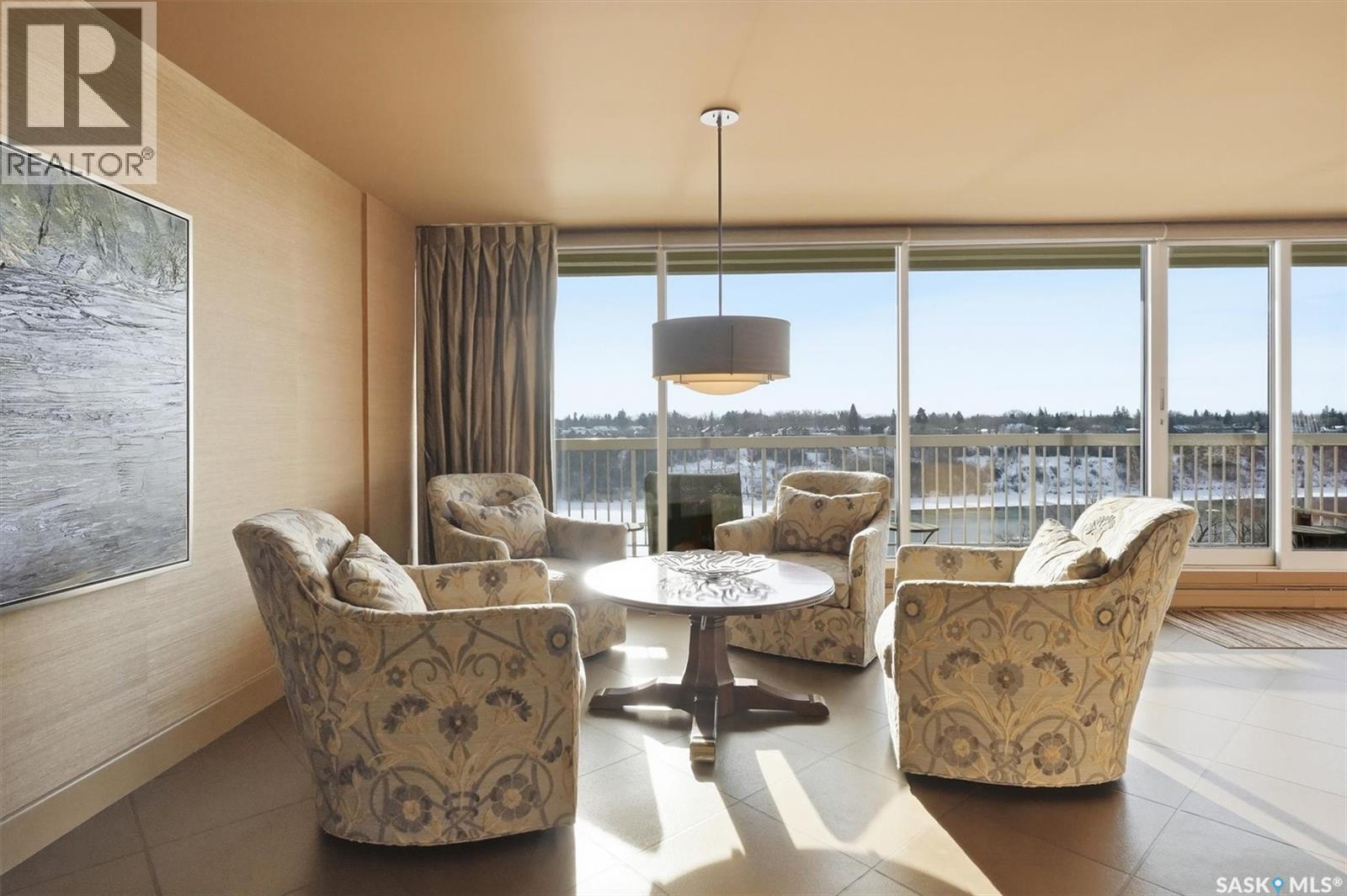 1001 730 Spadina Crescent E, Saskatoon, SK - Indoor Photo Showing Living Room