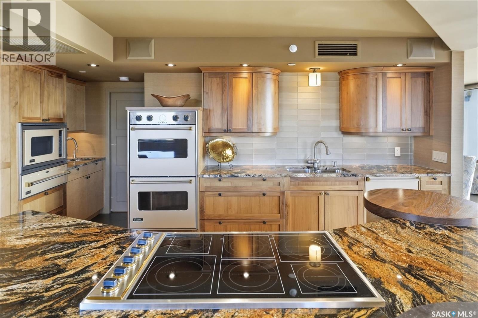 1001 730 Spadina Crescent E, Saskatoon, SK - Indoor Photo Showing Kitchen